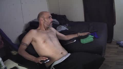 Snapshot of muffdiver718 chatting on June 2026 02:46:02 AM Muffdiver online show from June 2026 02:46:02 AM