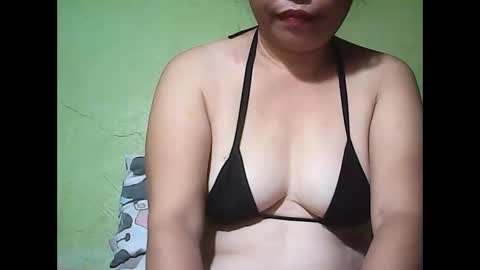 Snapshot of muffy_bunny chatting on May 2026 09:21:01 PM muffy_bunny online show from May 2026 09:21:01 PM