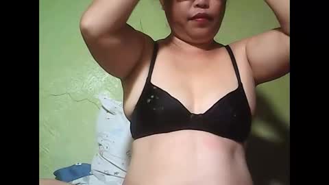 Snapshot of muffy_bunny chatting on June 2026 08:24:02 AM muffy_bunny online show from June 2026 08:24:02 AM