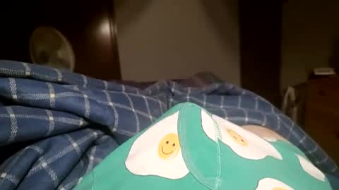 Snapshot of mugglesmuggler chatting on December 2024 12:44:02 PM mugglesmuggler online show from December 2024 12:44:02 PM