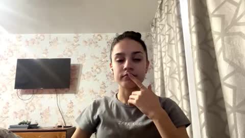 Tia online show from February 2026 06:40:02 AM