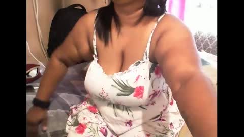 Snapshot of munniegalz1 chatting on February 2025 09:37:01 AM your angel online show from February 2025 09:37:01 AM