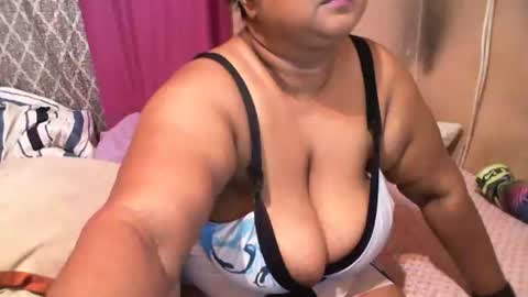 Snapshot of munniegalz1 chatting on March 2025 12:09:02 AM your angel online show from March 2025 12:09:02 AM