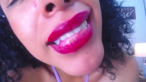 Snapshot of muriell303av chatting on December 2024 06:06:01 AM muriell303av online show from December 2024 06:06:01 AM