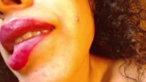 Snapshot of muriell303av chatting on November 2025 04:32:02 AM muriell303av online show from November 2025 04:32:02 AM