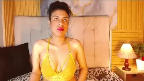 Snapshot of muriell303av chatting on November 2025 04:01:02 AM muriell303av online show from November 2025 04:01:02 AM