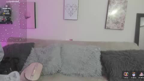 muriell_69 online show from October 2025 09:19:02 PM