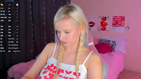 Sasha online show from December 2025 03:17:01 PM