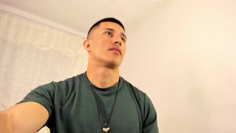 Muscle Man online show from November 2025 10:31:02 PM