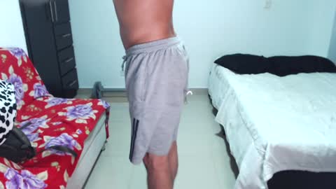 Snapshot of muscle_man1 chatting on December 2024 11:45:01 PM Mike online show from December 2024 11:45:01 PM