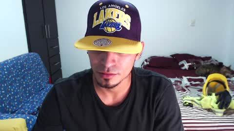 Snapshot of muscle_man1 chatting on January 2025 05:01:01 AM Mike online show from January 2025 05:01:01 AM