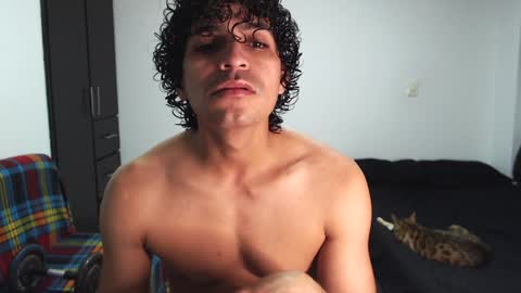 Snapshot of muscle_man1 chatting on February 2025 12:22:02 AM Mike online show from February 2025 12:22:02 AM