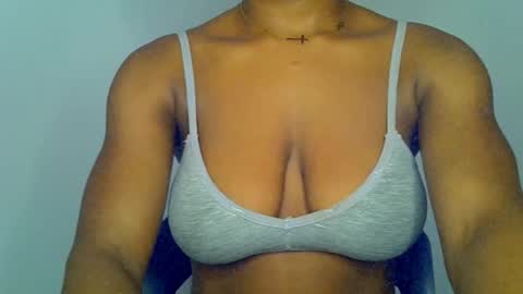 muscle_queen0 online show from February 2026 08:10:02 PM