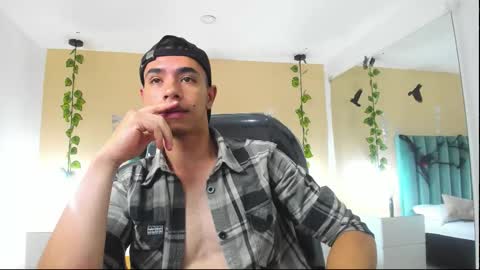 muscle scott online show from October 2025 12:23:01 PM