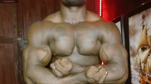 Snapshot of musclegodsammy23 chatting on May 2026 01:00:01 AM musclegod23 online show from May 2026 01:00:01 AM