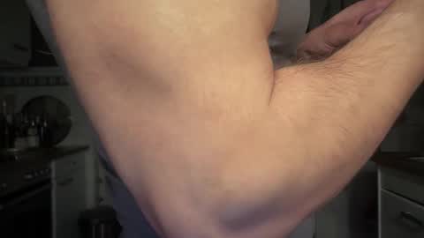 Snapshot of musclehair3 chatting on November 2025 11:35:01 PM musclehair3 online show from November 2025 11:35:01 PM