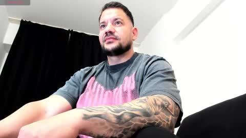 Snapshot of musclemonster31 chatting on October 2025 06:26:01 AM MuscleMonster31 online show from October 2025 06:26:01 AM