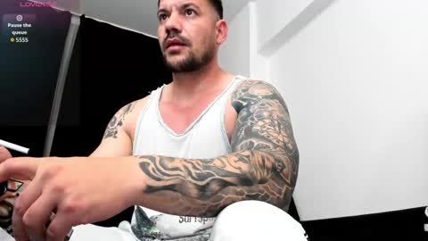 Snapshot of musclemonster31 chatting on November 2025 11:09:02 AM MuscleMonster31 online show from November 2025 11:09:02 AM