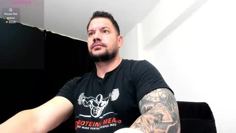 Snapshot of musclemonster31 chatting on December 2025 10:24:02 AM MuscleMonster31 online show from December 2025 10:24:02 AM