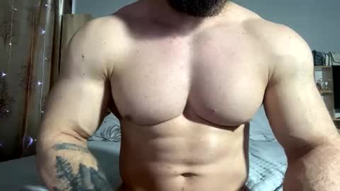 Snapshot of muscularjuggler chatting on December 2025 05:28:01 AM muscularjuggler online show from December 2025 05:28:01 AM