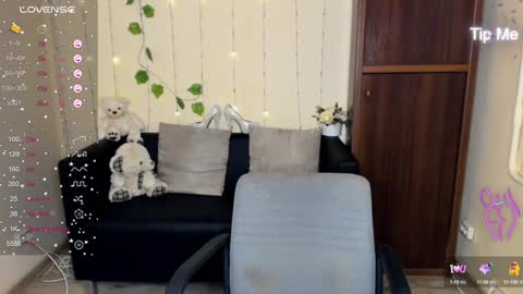 Snapshot of muse_kitty_jenia chatting on January 2025 02:03:01 AM Jenya online show from January 2025 02:03:01 AM