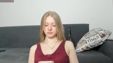 Mia online show from March 2026 01:35:02 PM