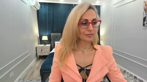 Diana online show from March 2025 11:33:01 AM