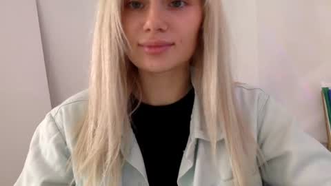 Snapshot of musescorner chatting on July 2026 11:14:01 AM musescorner online show from July 2026 11:14:01 AM