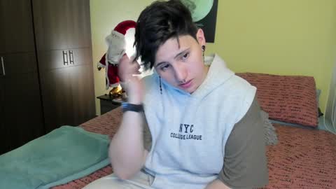 Snapshot of musicayluna chatting on December 2024 11:53:02 PM VALENTINA Luna online show from December 2024 11:53:02 PM