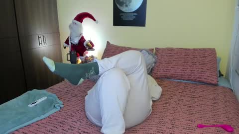 Snapshot of musicayluna chatting on December 2024 02:54:01 AM VALENTINA Luna online show from December 2024 02:54:01 AM