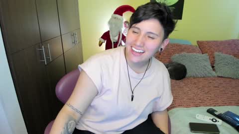 Snapshot of musicayluna chatting on January 2025 06:33:02 AM VALENTINA Luna online show from January 2025 06:33:02 AM