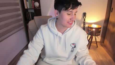 Snapshot of musicayluna chatting on February 2025 06:27:02 AM VALENTINA Luna online show from February 2025 06:27:02 AM