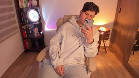 Snapshot of musicayluna chatting on February 2025 04:57:01 AM VALENTINA Luna online show from February 2025 04:57:01 AM