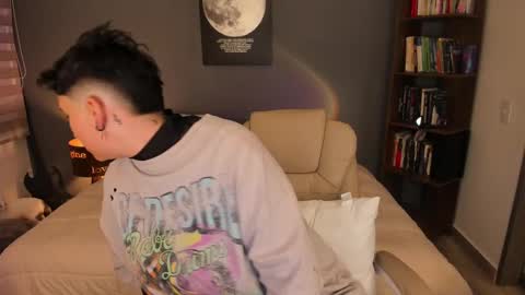 Snapshot of musicayluna chatting on October 2025 03:01:02 AM VALENTINA Luna online show from October 2025 03:01:02 AM