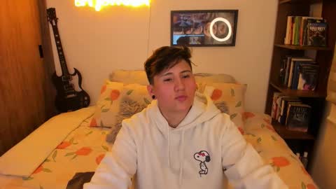 Snapshot of musicayluna chatting on October 2025 12:11:02 AM VALENTINA Luna online show from October 2025 12:11:02 AM