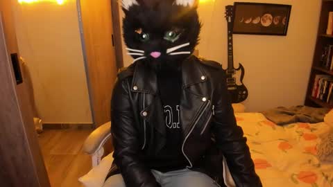 Snapshot of musicayluna chatting on November 2025 04:36:01 AM VALENTINA Luna online show from November 2025 04:36:01 AM