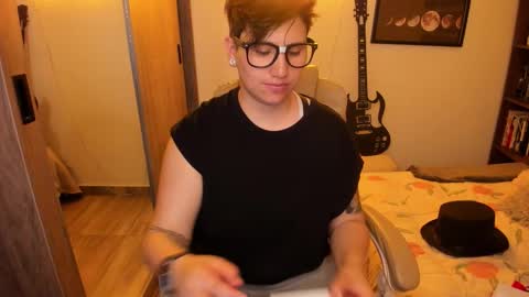 Snapshot of musicayluna chatting on November 2025 12:43:01 AM VALENTINA Luna online show from November 2025 12:43:01 AM