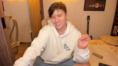 Snapshot of musicayluna chatting on November 2025 03:37:02 AM VALENTINA Luna online show from November 2025 03:37:02 AM