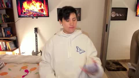 Snapshot of musicayluna chatting on December 2025 09:25:01 AM VALENTINA Luna online show from December 2025 09:25:01 AM