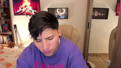 Snapshot of musicayluna chatting on December 2025 01:21:02 AM VALENTINA Luna online show from December 2025 01:21:02 AM