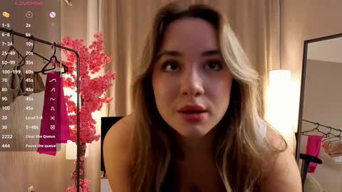 Nika online show from October 2025 09:24:01 PM