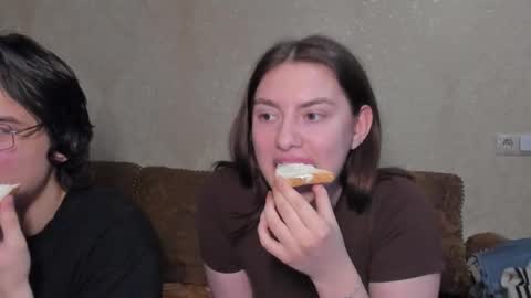 Snapshot of muuur_fam1 chatting on December 2025 01:42:01 PM HEY online show from December 2025 01:42:01 PM