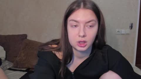 Snapshot of muuur_fam1 chatting on December 2025 03:24:02 AM HEY online show from December 2025 03:24:02 AM