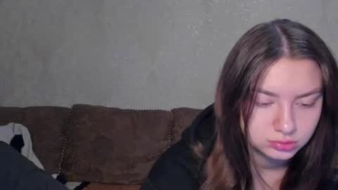 Snapshot of muuur_fam1 chatting on December 2025 09:27:01 AM HEY online show from December 2025 09:27:01 AM