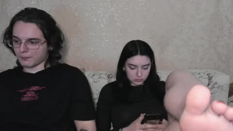 cute couple online show from April 2026 03:45:01 PM