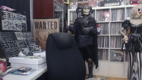 Muziknerd online show from May 2026 05:13:01 AM