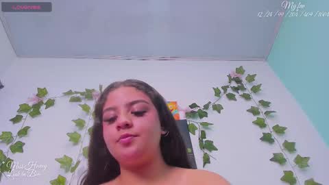 Snapshot of mxsshoney chatting on November 2025 09:09:01 AM Sara IG online show from November 2025 09:09:01 AM