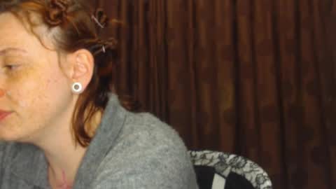     sara      i know you love me xoxox     online show from October 2025 06:10:01 AM