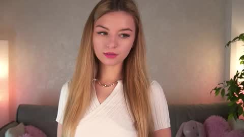 Polly online show from February 2026 01:17:01 PM