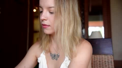 Snapshot of my_mia_ chatting on April 2026 06:55:02 AM MIA I will be here Monday Wednesday Thursday Saturday online show from April 2026 06:55:02 AM